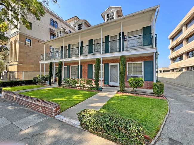 Photo - 181 S Marengo Ave Unit 10