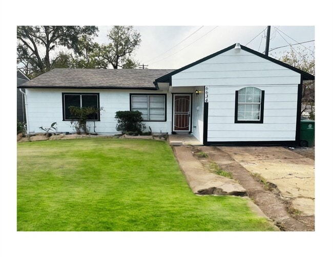 Building Photo - 6634 Cresthill St