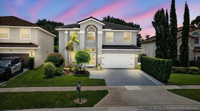 3738 Old Lighthouse Cir