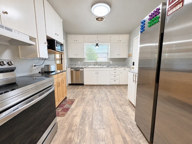 Photo - 1428 Avondale Dr