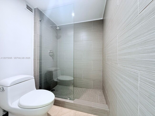 Photo - 2301 Collins Ave Unidad 621