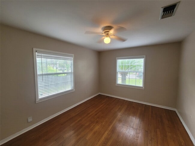 114 Dolphin Ave