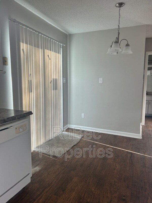 Photo - 8500 Quarry Rd