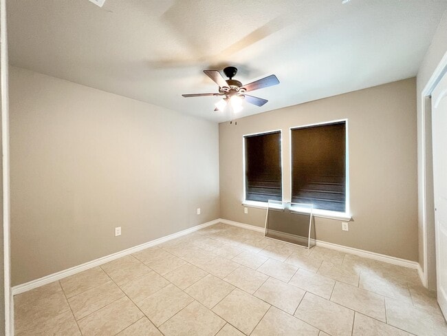 Photo - 1893 Blueridge Dr