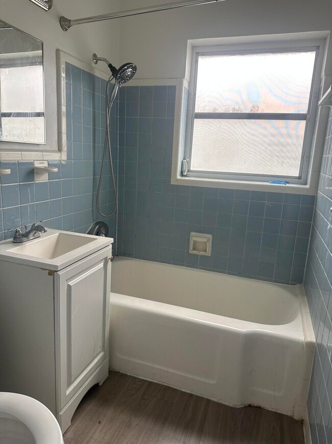 Photo - 178 E 27th St Unit 2