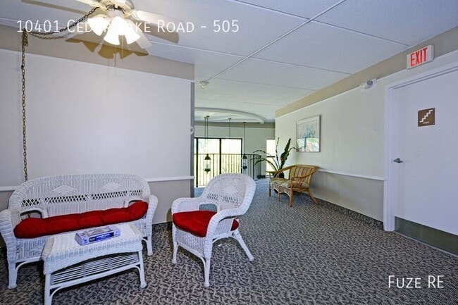 Photo - 10401 Cedar Lk Rd S
