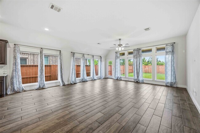 Photo - 9314 Eckert Rd