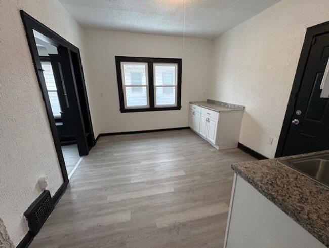 Photo - 3611 E 147th St Unit 2