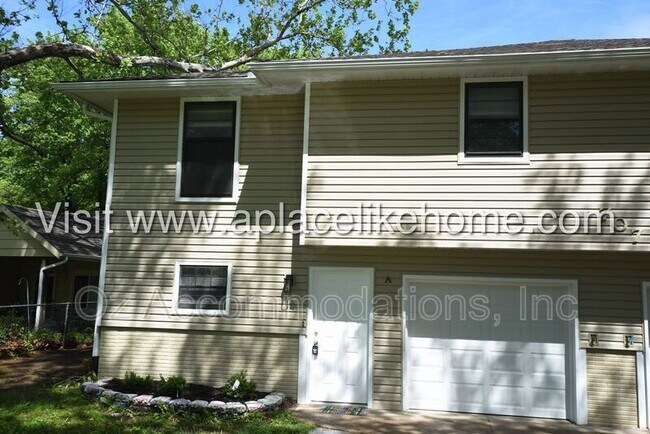 Photo - 707 SW Ward Rd Unit Apt A