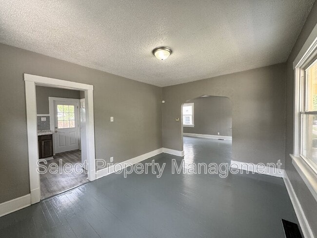 Photo - 454 Kinnaird Ave