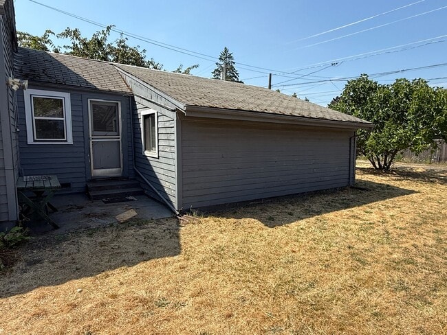 Photo - 844 D St