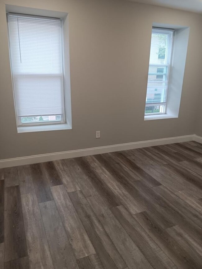 Photo - 1540 W Tioga St Apartments Unit Tioga