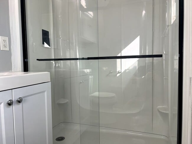 Photo - 2000 Carnegie Ln