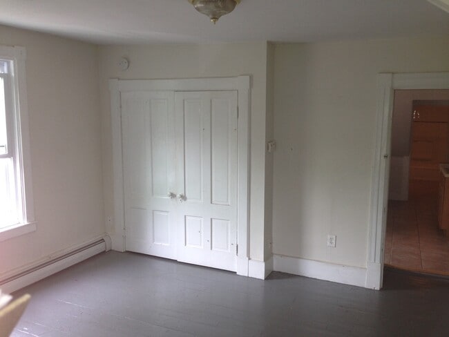 Photo - 107 E Pleasant St