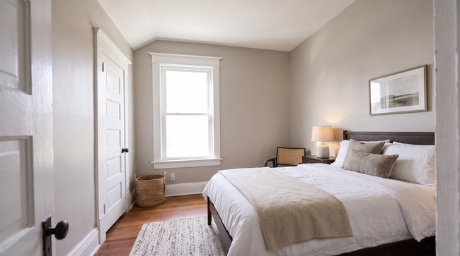 Photo - 120 W 25th St