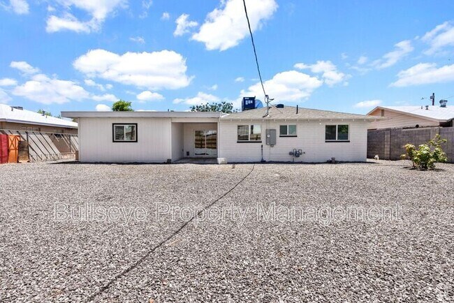 Building Photo - 3138 W Elm St Rental