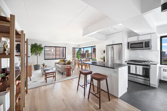 200 E 87th Street