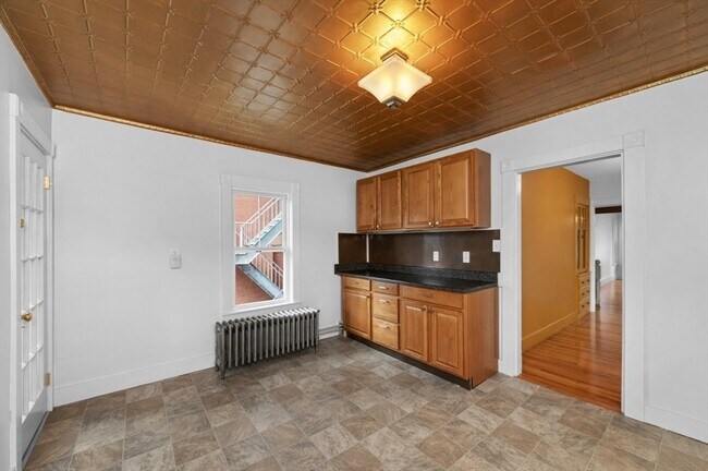 9 Kingman Rd Unit 2