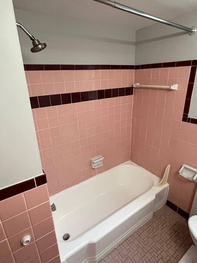 Photo - Broadway Apartments