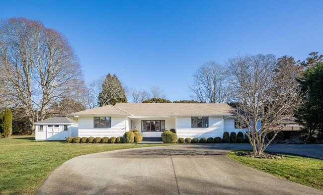 Photo - 91 Pantigo Rd