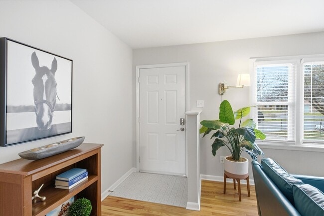 Photo - 2609 Wee Wynd