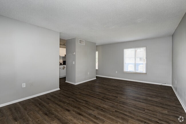 Studio, 1 BA - 500SF - Latitude 28 Apartments