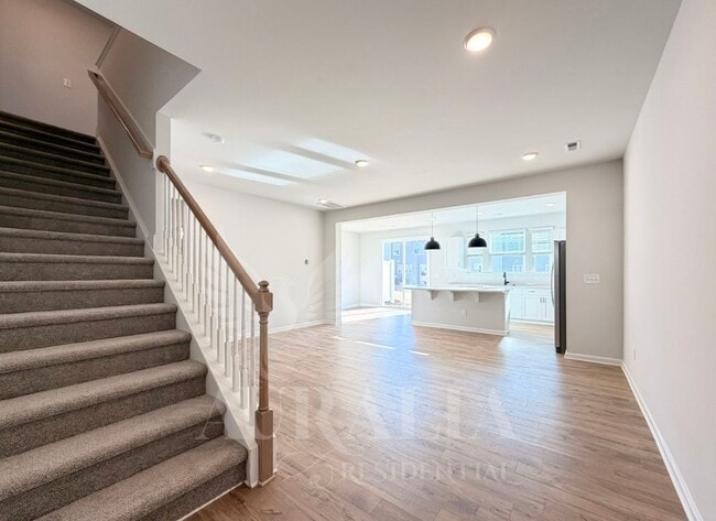 Building Photo - 163 Siebold St