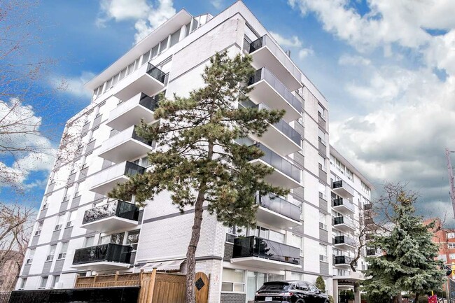 Chaplin Crescent Apartments