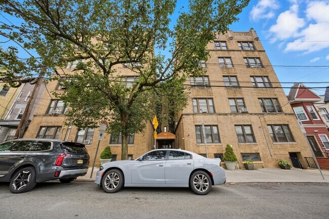 Photo - 429 Fairmount Ave Unit 106