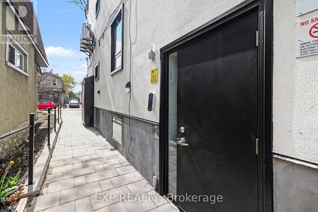 Photo - 61 Pinehurst Ave Unit A