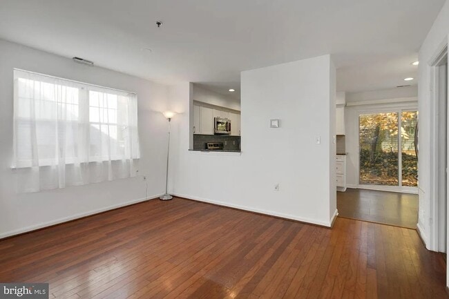 Photo - 505 McManus Way