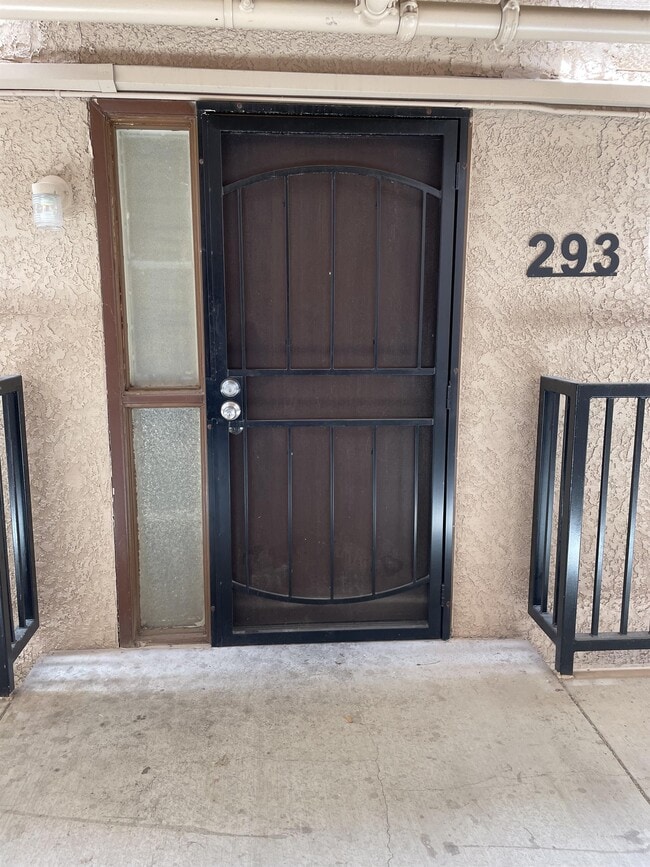 Photo - 2601 W Broadway Blvd