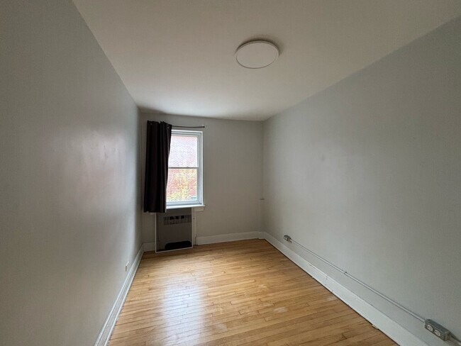 Photo - 3 BED - 1 BATH - OTTAWA - APARTMENT Unit 3 BED