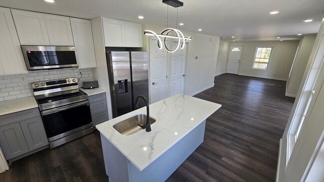 Building Photo - 33 Highland Ave Unit 33 Highland Ave Rental