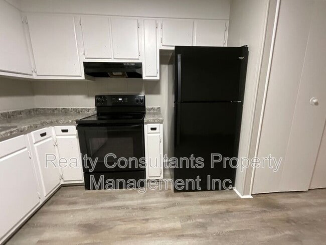 Photo - 115 Cox Ave