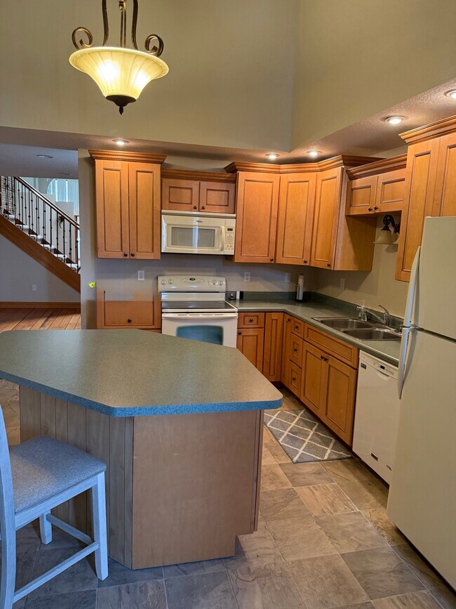 Photo - 419 E Grand Ave