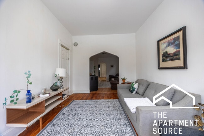 Photo - 1626 N Fairfield Ave Unit 2