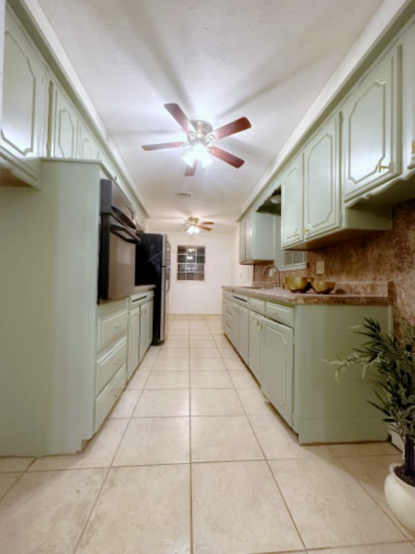 1105 NW 104th Terrace