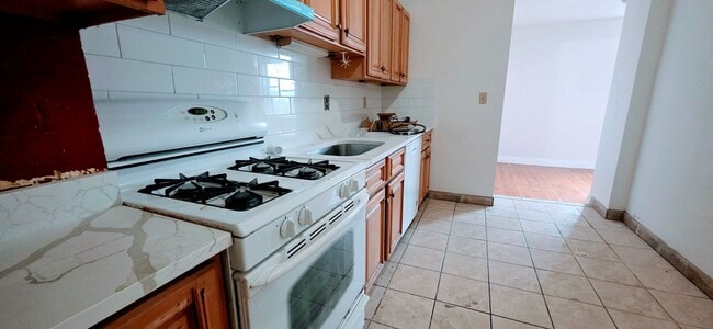 Photo - No Fee w Promo!  Spacious Apt on Brookline Border w Gas, Ht & HW ALL Included!  Near B & C lines!