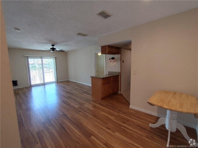 Building Photo - 950 S Kanner Hwy Unit D27 Rental