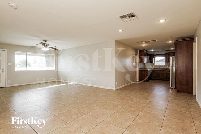 Photo - 8802 N 35th Dr