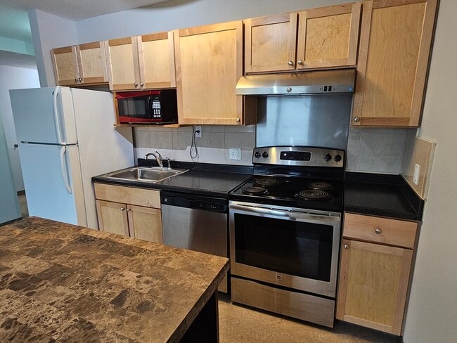 Photo - 275 W Main St Unit 11