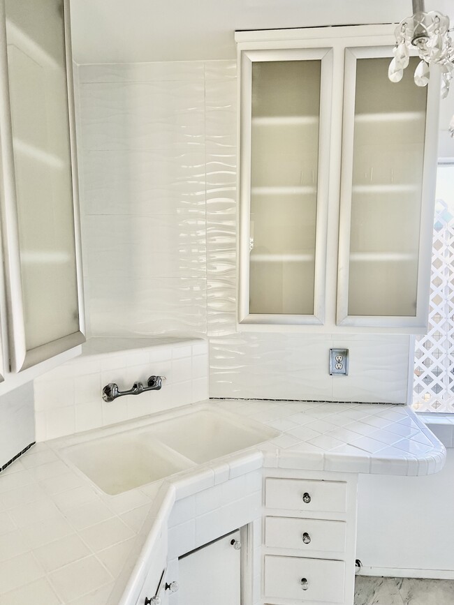 Photo - 11659 Mayfield Ave