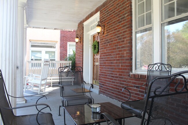 Photo - WashingtonPark537 Unit #B
