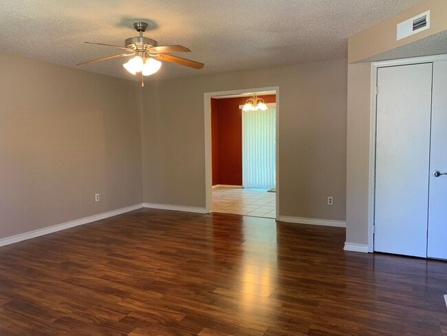 1101 S Muskogee Ave