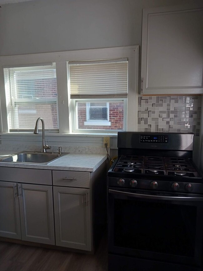 Photo - 2 Bedroom Home in West Glen Park