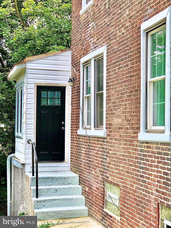 927 Spring Mill Ave