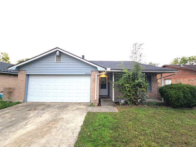 Building Photo - 10906 Maple Rock Dr