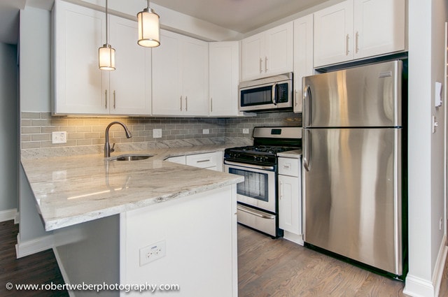 Photo - 2329 W Barry Ave Unit 2