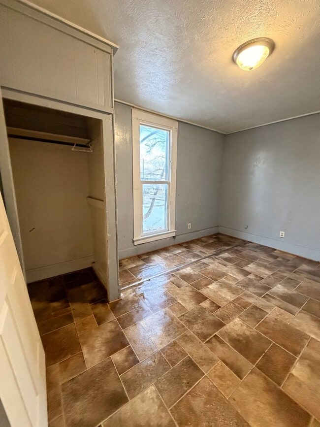 419 W Marion St Unidad 419 West Marion Street- C